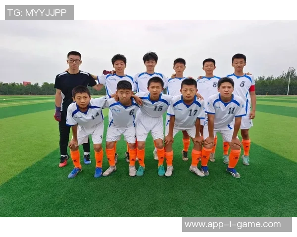 青少年足球校园邀请赛激情开赛各校球队齐聚一堂展现青春风采